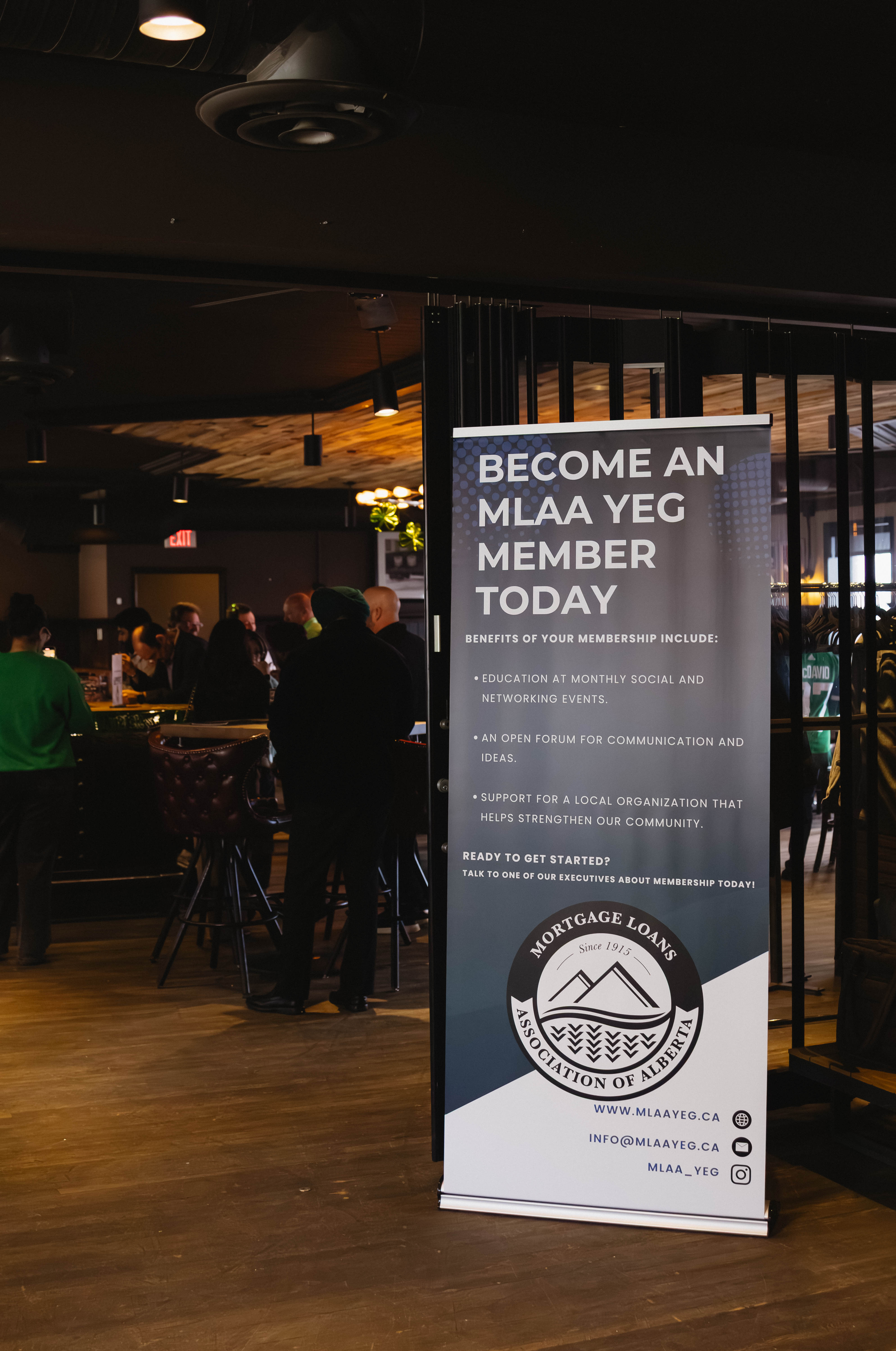 Corporate event photography — professional networking event