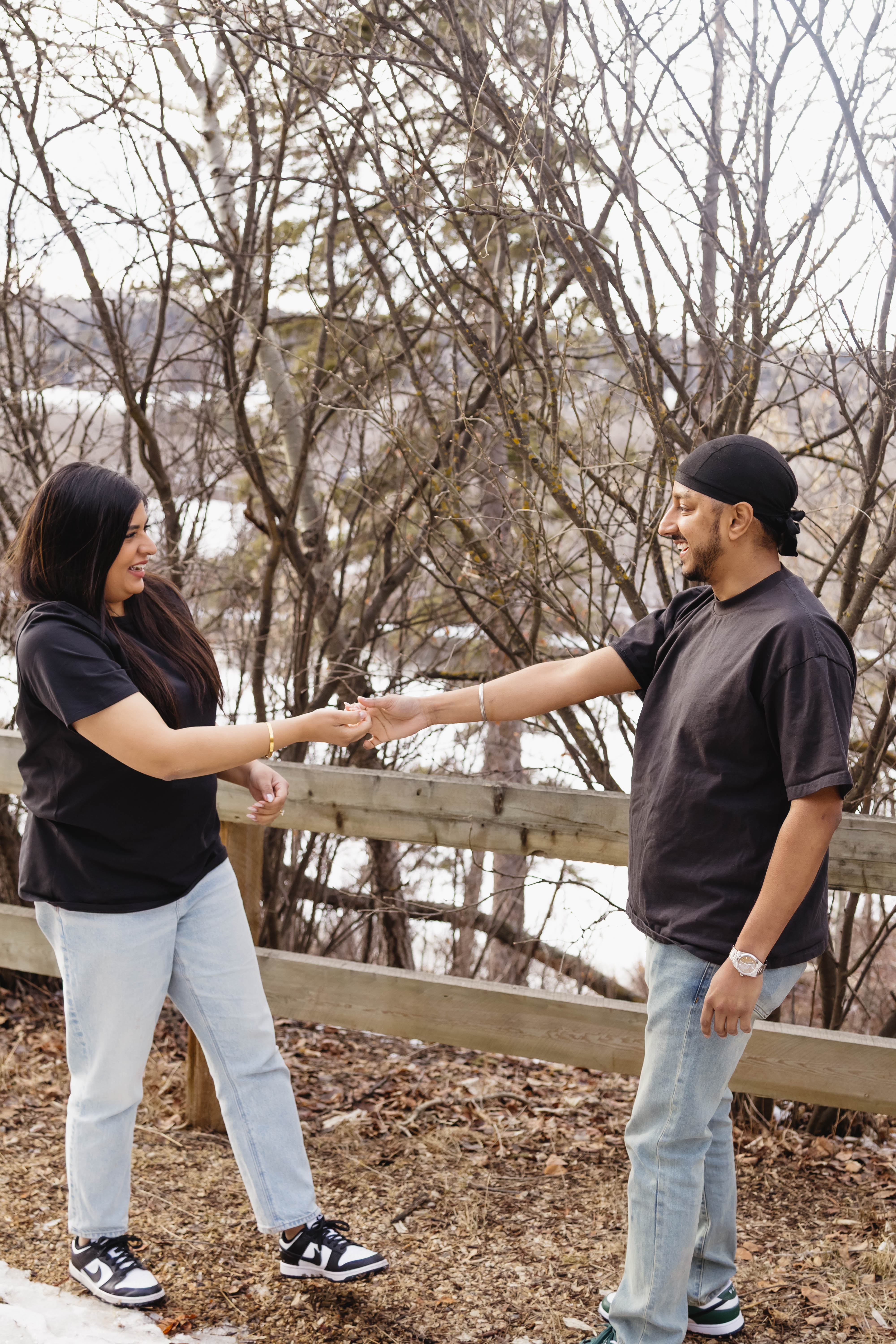 Lifestyle photography session — couple walking in natural light